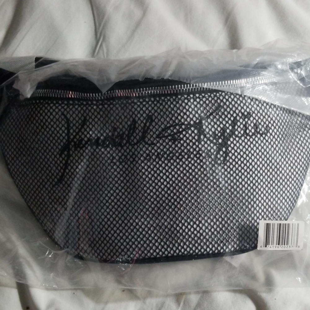 Fanny pack
